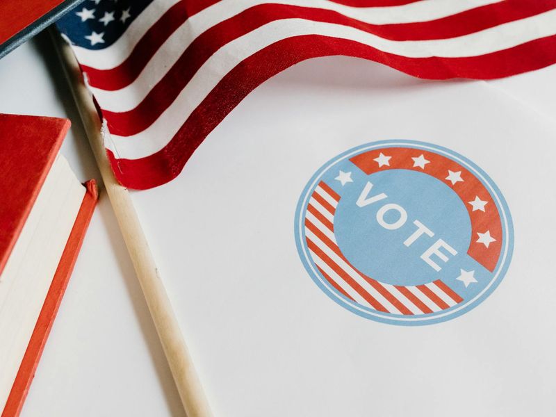 Conceptual image of a smooth wave representing workflow process.